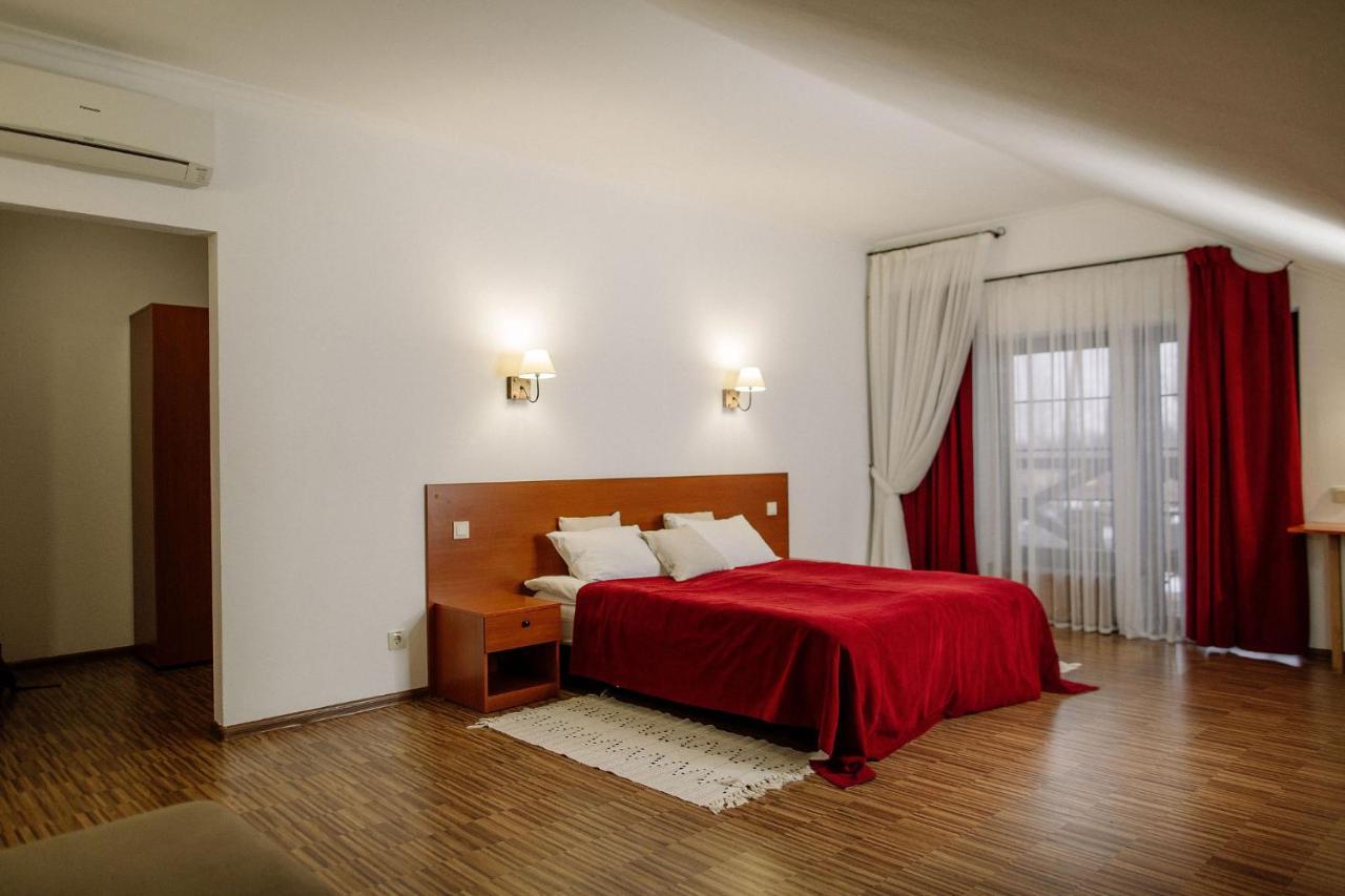 Veselyj Zajets Hotel Pirnove Luaran gambar