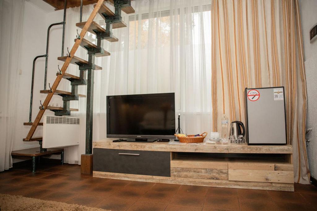 Veselyj Zajets Hotel Pirnove Luaran gambar